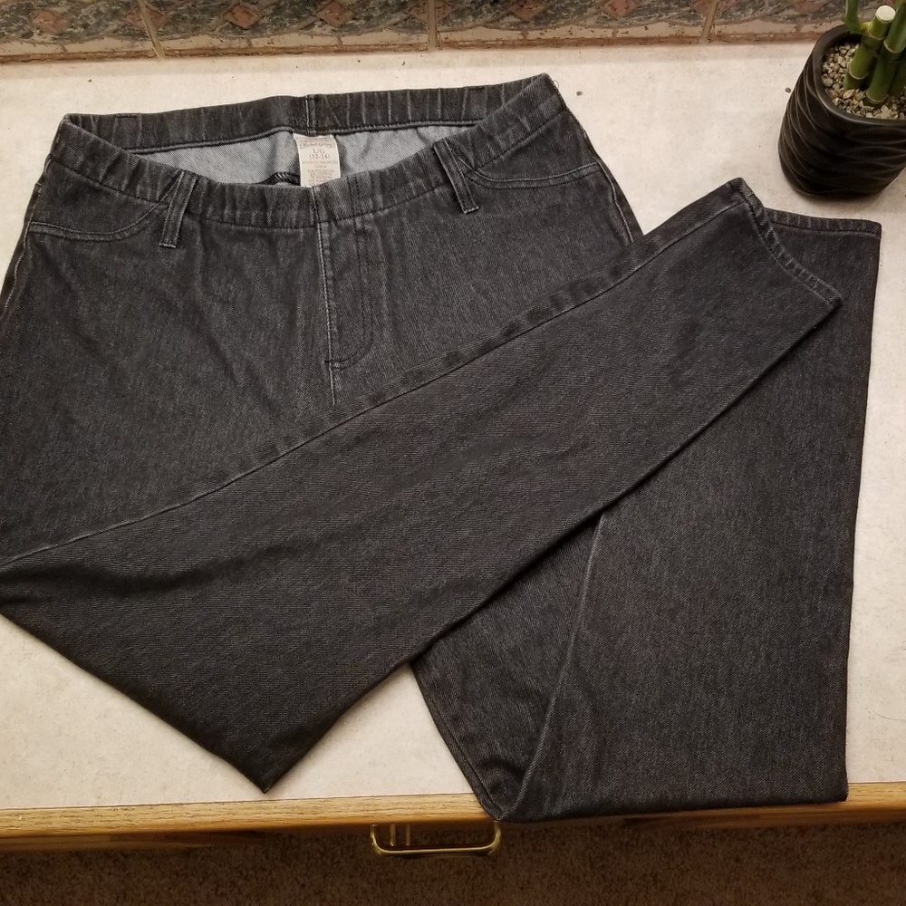 Faded Glory black skinny leg stretchy jean